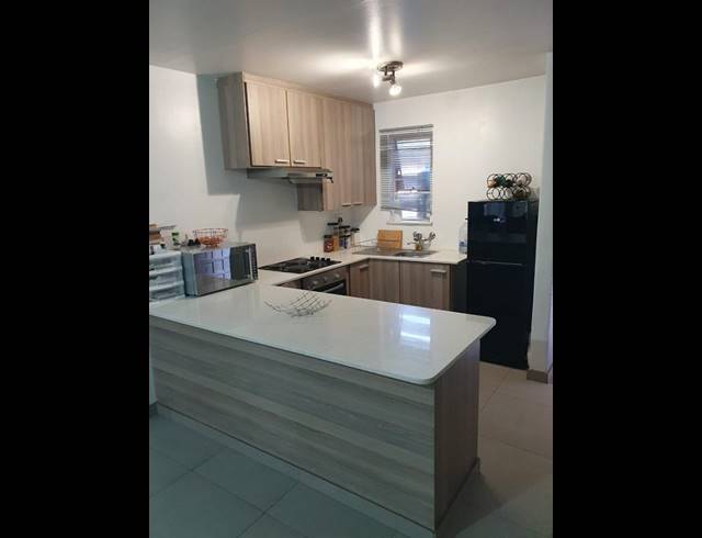 2 BEDROOM PROPERTY TO RENT IN BEDFORD GARDENS